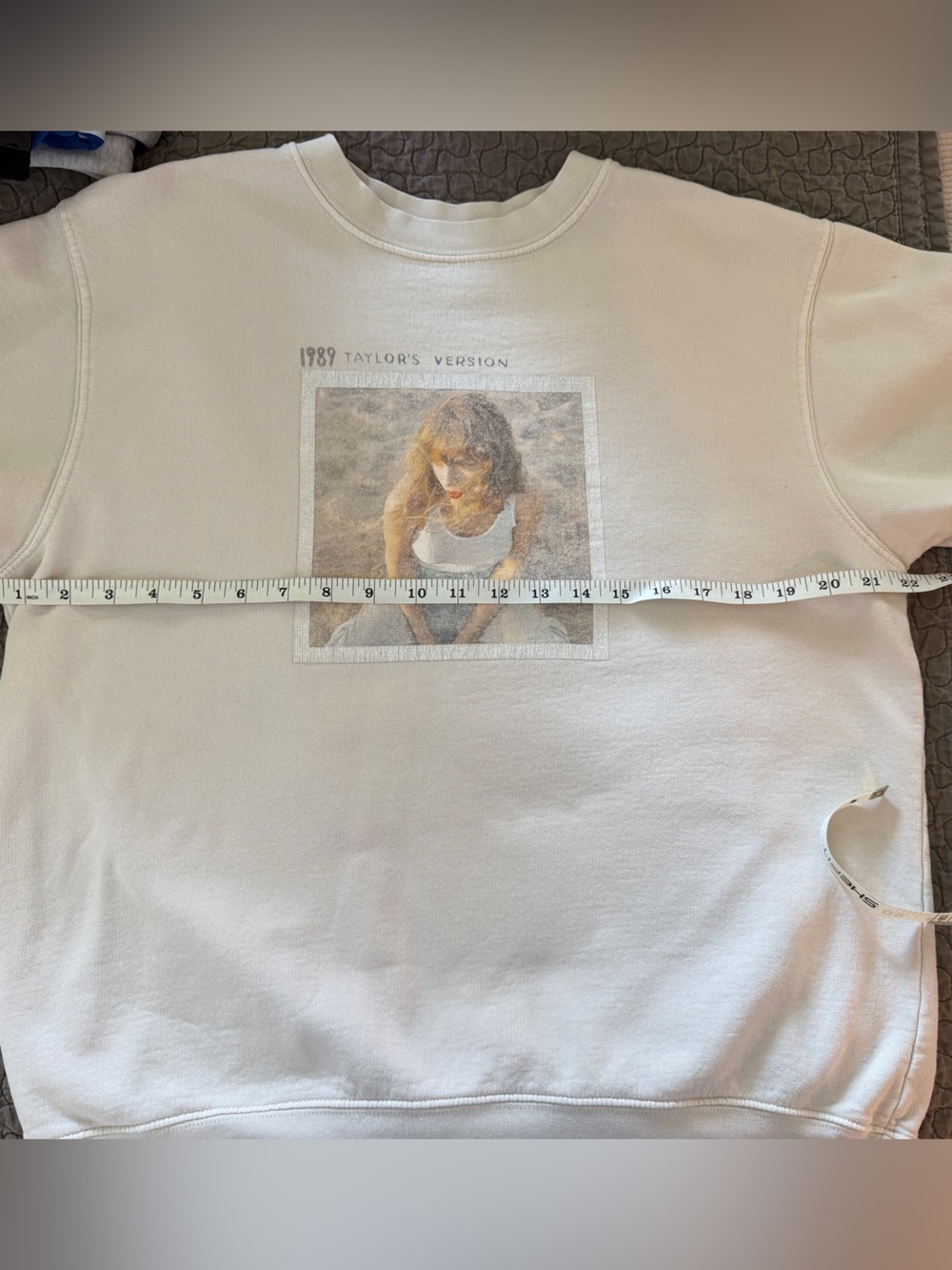 Taylor Swift 1989 Beige Crewneck Sweatshirt with Photo Graphic